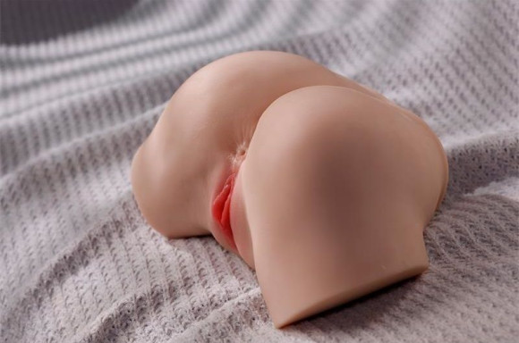 Телесный вибромастурбатор-полуторс Fennie Телесный вибромастурбатор-полуторс Fennie