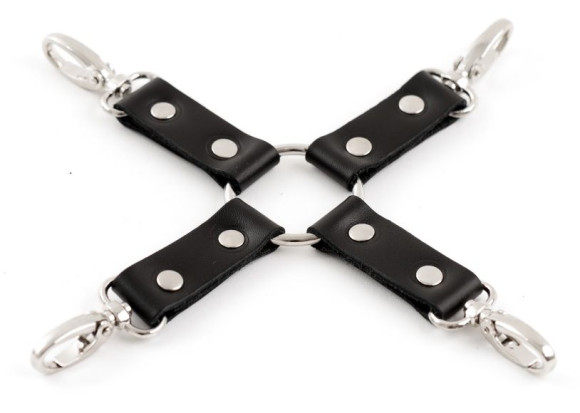 Черная крестовина с карабинами Черная крестовина с карабинами