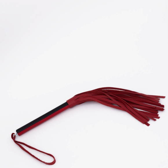Красно-черный кожаный флоггер - 50 см. Красно-черный кожаный флоггер - 50 см.