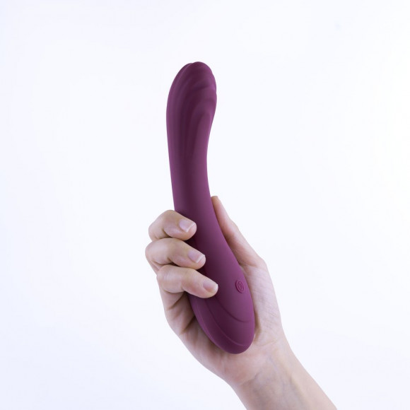 Фиолетовый вибратор Selove CurveRush для симуляции точки G - 20,3 см. Фиолетовый вибратор Selove CurveRush для симуляции точки G - 20,3 см.