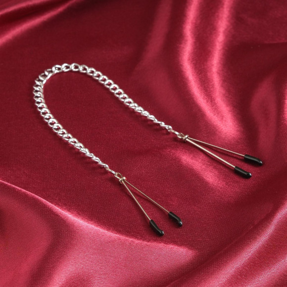 Удлинённые зажимы для сосков с цепочкой - 25 см. Удлинённые зажимы для сосков с цепочкой - 25 см.