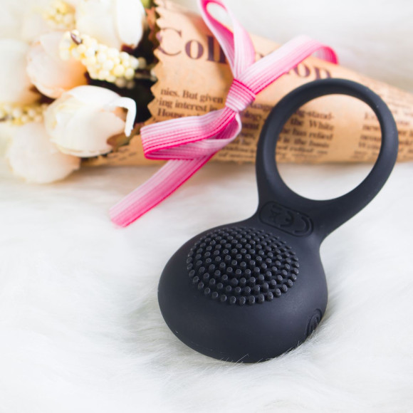 Чёрное перезаряжаемое эрекционное виброкольцо Tyler Чёрное перезаряжаемое эрекционное виброкольцо Tyler