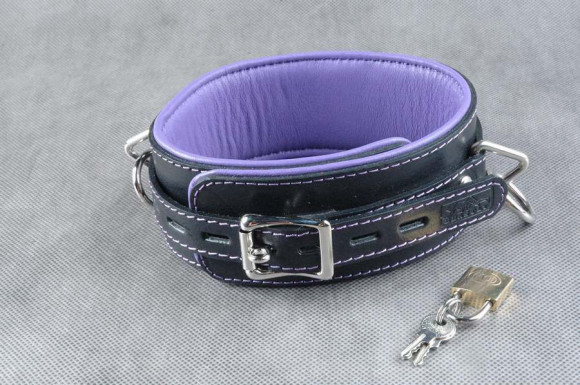 Средний подвёрнутый ошейник с фиолетовым подкладом Средний подвёрнутый ошейник с фиолетовым подкладом