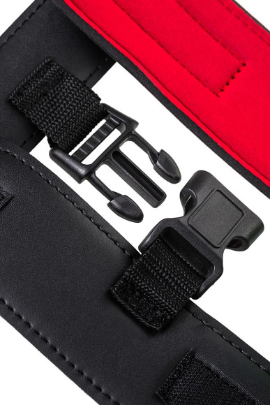 Черный ошейник с наручниками на липучках Черный ошейник с наручниками на липучках