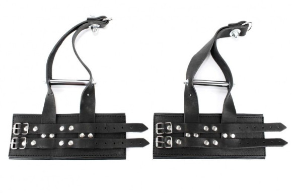 Черные наручники для подвешивания Черные наручники для подвешивания