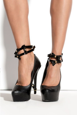 Украшение на щиколотки Bonita с фиксацией за каблук Украшение на щиколотки Bonita с фиксацией за каблук