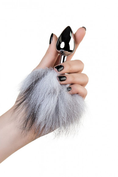 Серебристая анальная втулка с серым заячьим хвостом Серебристая анальная втулка с серым заячьим хвостом