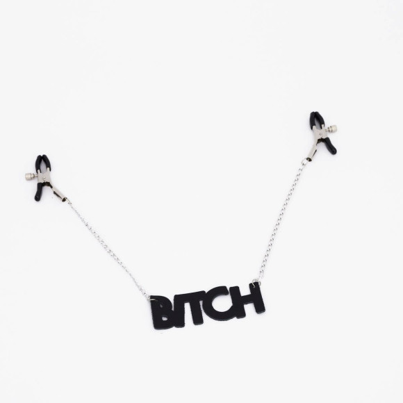 Зажимы на соски с кожаной подвеской Bitch Зажимы на соски с кожаной подвеской Bitch