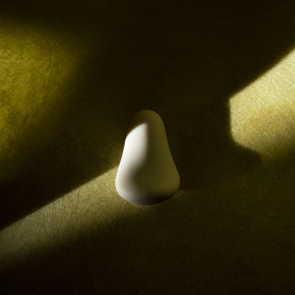 Серый вибромассажёр Opal