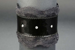 Подшитый чёрный запястник Готика-2 с белыми стразами Подшитый чёрный запястник Готика-2 с белыми стразами