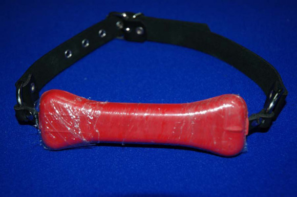 Кляп-трензель Боун на чёрных кожаных ремешках Кляп-трензель Боун на чёрных кожаных ремешках