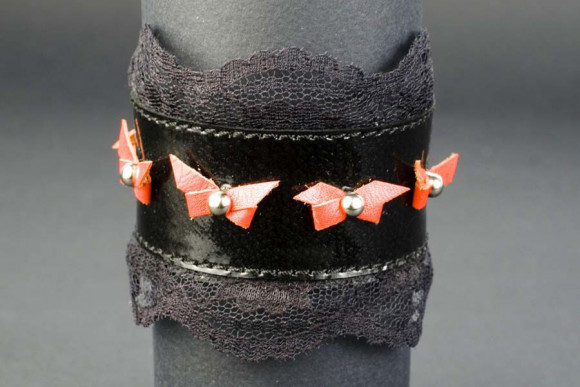 Подшитый чёрный запястник Готика-4 с бантиками Подшитый чёрный запястник Готика-4 с бантиками