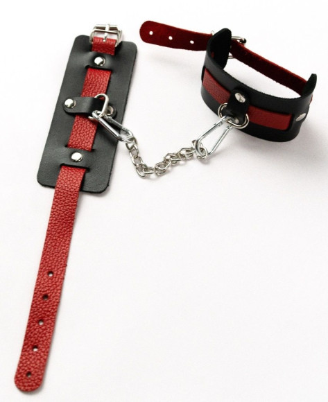 Черные оковы с красным декором и заклепками Черные оковы с красным декором и заклепками