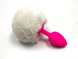 Розовая анальная пробка с пушистым белым хвостиком зайки Розовая анальная пробка с пушистым белым хвостиком зайки