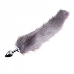 Серебристая анальная пробка размера с длинным серым хвостом Серебристая анальная пробка размера с длинным серым хвостом