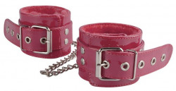 Бордовые лаковые оковы с меховой отделкой Бордовые лаковые оковы с меховой отделкой