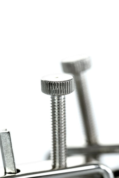 Серебристые зажимы для сосков Theatre с цепочкой Серебристые зажимы для сосков Theatre с цепочкой