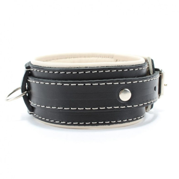Черный ошейник с бежевым подкладом Черный ошейник с бежевым подкладом