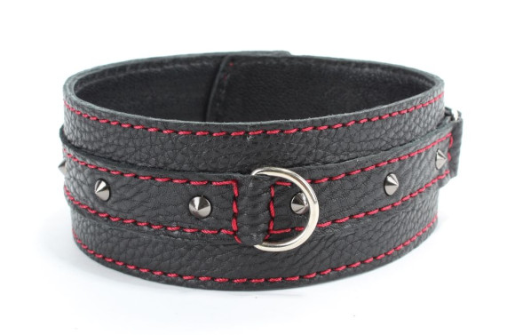 Черный ошейник увеличенного размера с шипами Черный ошейник увеличенного размера с шипами