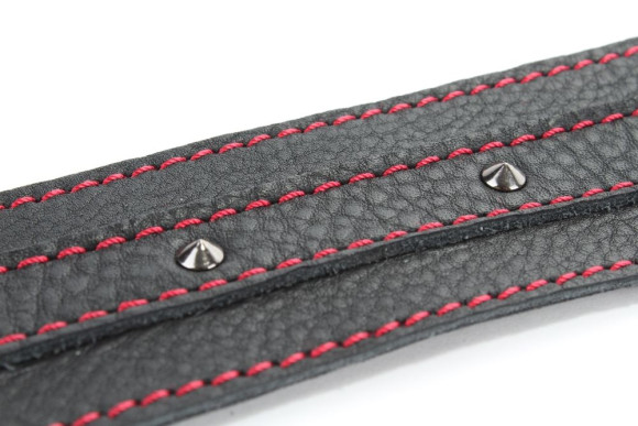 Черный ошейник увеличенного размера с шипами Черный ошейник увеличенного размера с шипами