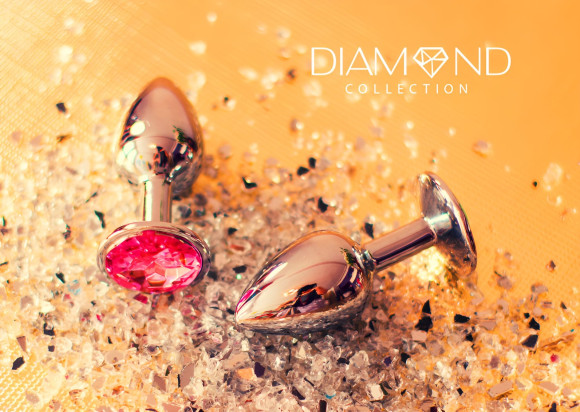 Большая серебристая анальная пробка Diamond Pink Sparkle Large с розовым кристаллом - 8 см. Большая серебристая анальная пробка Diamond Pink Sparkle Large с розовым кристаллом - 8 см.