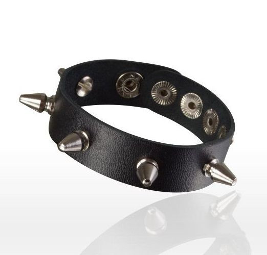 Браслет с шипами на руку Браслет с шипами на руку