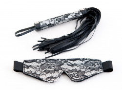 Серебристый кружевной набор: маска и флоггер