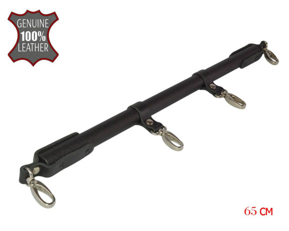 Черная металлическая распорка с кожаными ремешками и карабинами - 65 см. Черная металлическая распорка с кожаными ремешками и карабинами - 65 см.