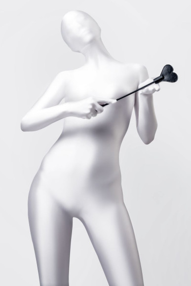 Черный стек со шлепком в форме сердца Anonymo - 35 см. Черный стек со шлепком в форме сердца Anonymo - 35 см.