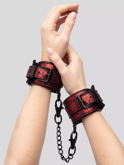 Красно-черные наручники Reversible Faux Leather Wrist Cuffs Красно-черные наручники Reversible Faux Leather Wrist Cuffs